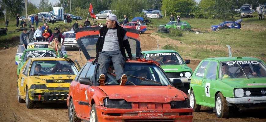 Sekmadienį vykusiose bulių kautynėse ant nugalėtojų pakylos lipo tik jauniausias rokiškėnas (foto)