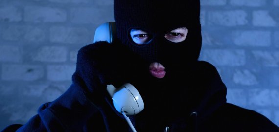 Telefoniniai sukčiai nebijo ateiti ir į namus