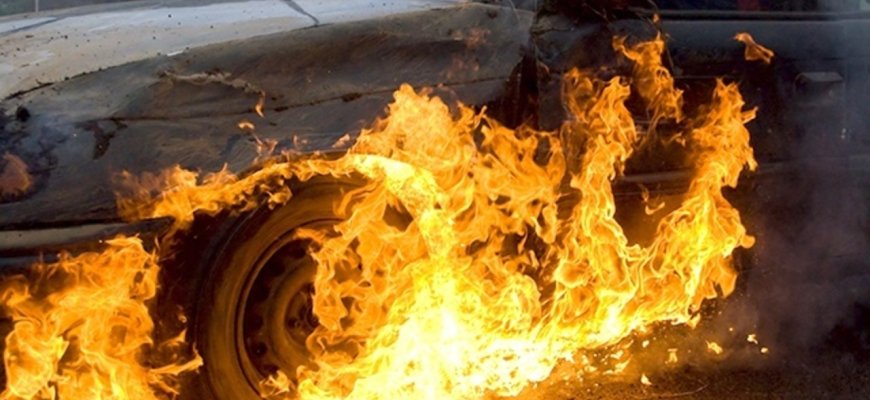 Automobilio gaisras ir dideli nuostoliai