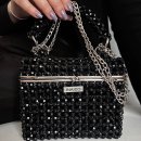 „Beveik rokiškietės“ seserys Aistė ir Dovilė veria įspūdingas karoliukų rankines (foto)