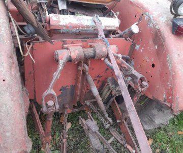 Savos gamybos traktorius