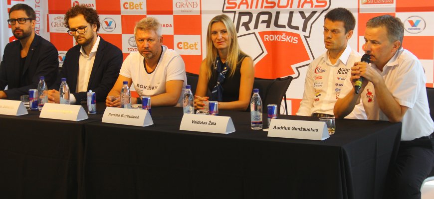 Vaidotas Žala ir Vytautas Švedas Rokiškyje santykius aiškinsis lenktyniaudami žoliapjovėmis