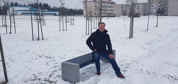 Rokiškio Rotary parke - nauji suoliukai