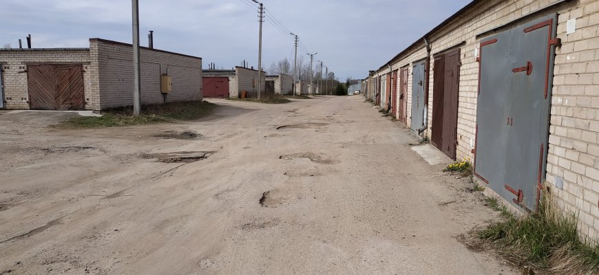 Gelbėjo į garažo duobę įkritusį vyrą