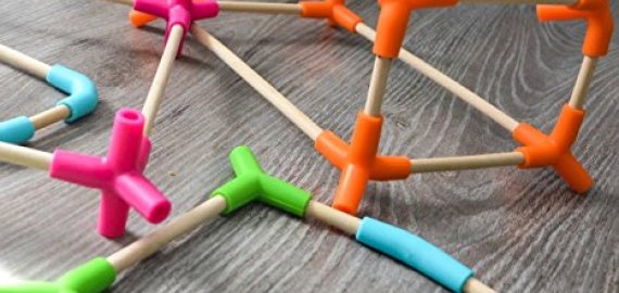 Alfa karta: vadovėlius keičia interaktyvios kėdės, edukaciniai konstruktoriai ir skaitmeninės užduotys