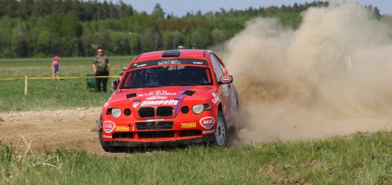 BMW ligas išgydęs Justas Tamašauskas žada grąžinti intrigą „CBet Rally Rokiškis“ 2WD įskaitai