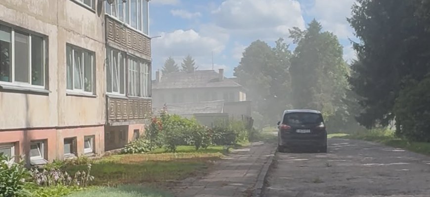 Obelių priemiesčio gyventojai kasdien kenčia dulkes ir gyvenimą jose 