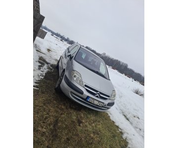 „Citroen C8“