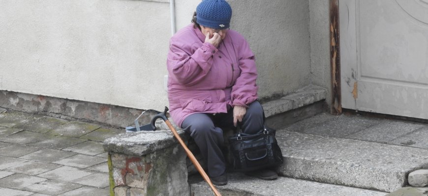 Programa „Caritas klauso“ atlieps didžiausią senjorų norą – pasikalbėti