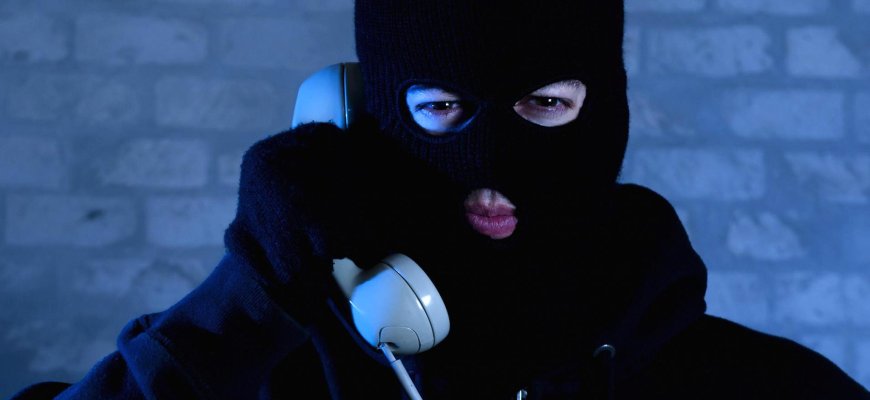 Telefoniniai sukčiai nebijo ateiti ir į namus
