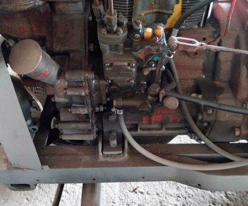 Savos gamybos traktorius 