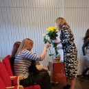 Profesinės šventės proga – padėkos raštais „Gėris rankose“ kolektyvui, gėlės ir smagus koncertas (foto)