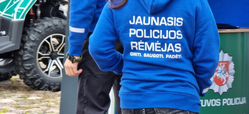 Siūlo leisti asmenims iki 20 metų būti jaunaisiais policijos rėmėjais