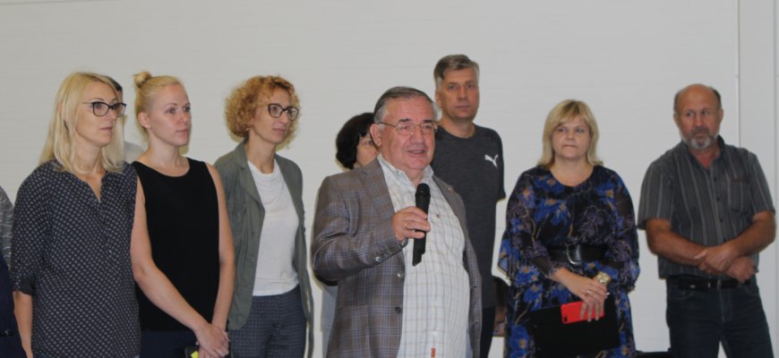 „Rokiškio sūris“ švenčia įkurtuves – duris atvėrė Rokiškį papuošęs pastatas (foto)