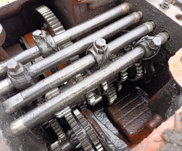 Traktorius „T-16“ dalimis