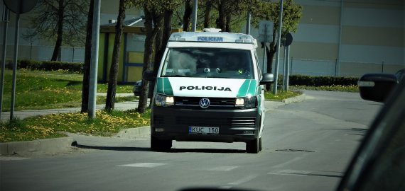 Policijos pareigūnai primena kaip gyventi saugiai