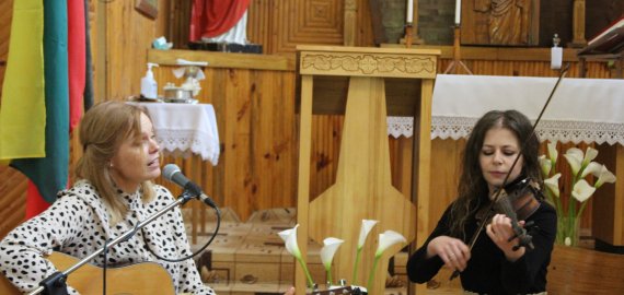 Šv. Antano atlaidai Juodupės bažnyčioje ir Vilijos ir Oksanos koncertas (video)