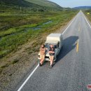 Šiauriausią Europos tašką juodupėnai pasiekė automobiliu, skeptikų siųstu tik į metalo laužą (foto)