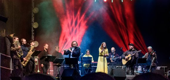 Jautrios ukrainiečių melodijos ir pasaulio muzika – Sauliaus Petreikio grupės ir Daria Repalo pasirodymas šiuolaikinio meno festivalyje START Rokiškyje