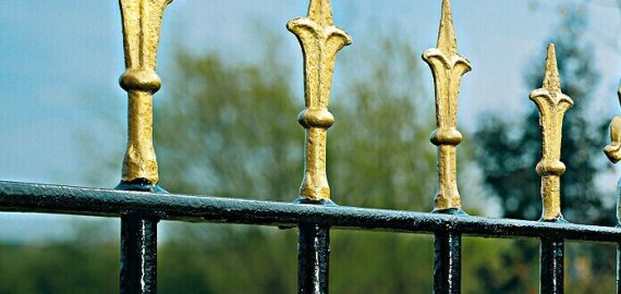 Ką vertėtų žinoti, renkantis dažus metalo dažymui?