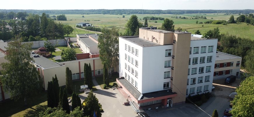 Rokiškio psichiatrijos ligoninėje prievarta gydytas vyras į teismą padavė ir ligoninę, ir Lietuvą – pareikalavo beveik milijono