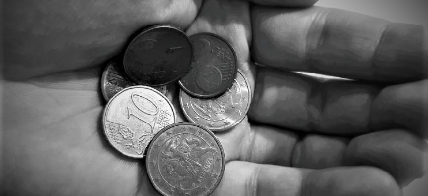 Seimas svarstys siūlymą mokėti 42 eurų išmokas vienišiems pensininkams