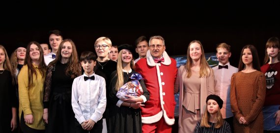 Rokiškio Juozo Tūbelio progimnazijoje nugriaudėjo Kalėdinis karnavalas  (foto + video)