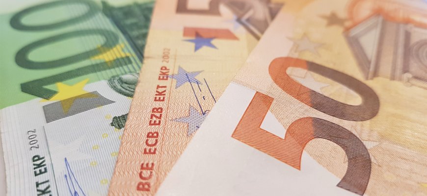 Seimas įteisino vaiko laikinosios priežiūros išmoką