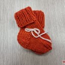 Neišnešiotų naujagimių asociaciją pasieks 300 rokiškėnių megztų kojinių ir kitų šiltų aprėdų