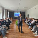 Juodupės gimnazijos „MEPA“ komanda išlaiko tempą: svečiuose vėl priėmė Europos parlamento narį (foto)