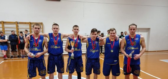 Pandėlio gimnazijoje vyko tradicinis sporto klubo Kalėdinis krepšinio turnyras