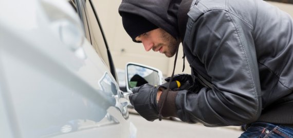 Vagių grobis - automobillis