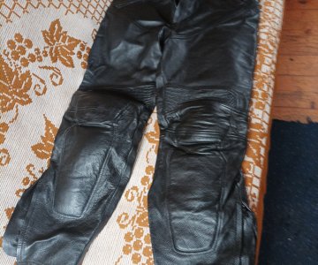 Motociklininko odinės kelnės
