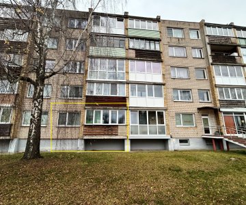 3 kambarių butas pirmame aukšte, Rokiškyje