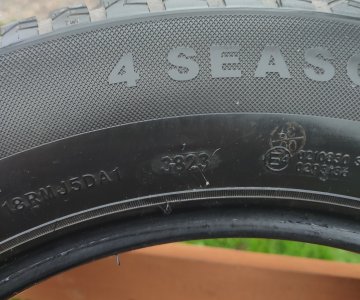 Universalios padangos R18, 235/60