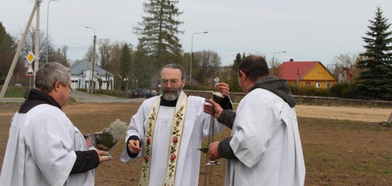 Obeliuose pašventinta naujoji kapinių dalis (video)