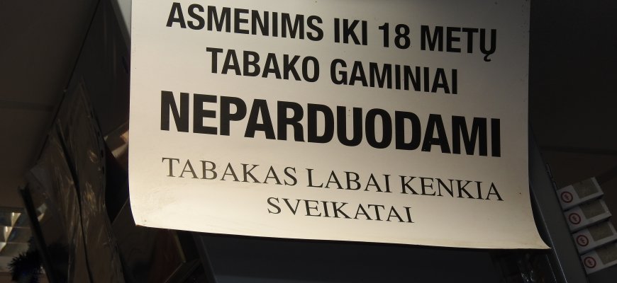 Seimas linkęs nuo 2022-ųjų gegužės drausti prekybininkams viešai eksponuoti tabako prekes