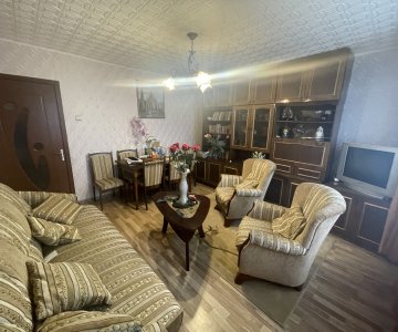 2 kambarių butas renovuotame name