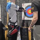 A. Aleliūnas įrodė: taikliai akiai nesvarbu, kas rankose – šautuvas ar lankas (foto)