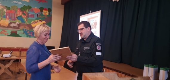 Rajono policijos komisariato viršininko ataskaita: apie mažėjantį nusikalstamumą, gražėjantį komisariatą ir geležinę pareigūnų kantrybę