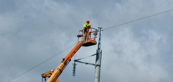 Svarstoma kompensuoti gyventojams ilgus elektros tiekimo sutrikimus