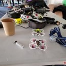 Sekmadienis ore – „Mokslo klube“ įvyko pirmosios dronų „mažylių“ varžybos (foto)