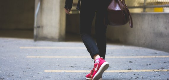 Pažymius sau ir klasės draugui taisęs nepilnametis vos išvengė teisiamųjų suolo