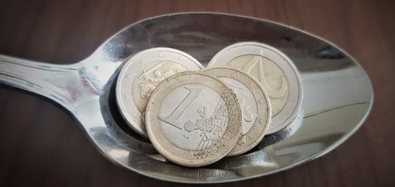 Kas tryliktas gyventojas pernai patyrė didelį materialinį nepriteklių