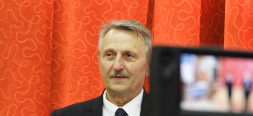 Nuotolinio mokymo belaukiant: skaičiuojamos priemonės ir kuriamas pamokų turinys