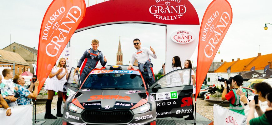 Pirmosios „Rokiškio Grand Rally“ dienos lyderiai – Vaidotas Žala ir Ugnius Vainevičius