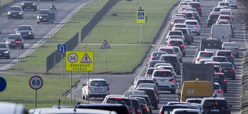 Nemokamai pavėžės nuo durų iki durų elektromobiliais: Panevėžio regionas perima „Lazdijai veža“ modelį