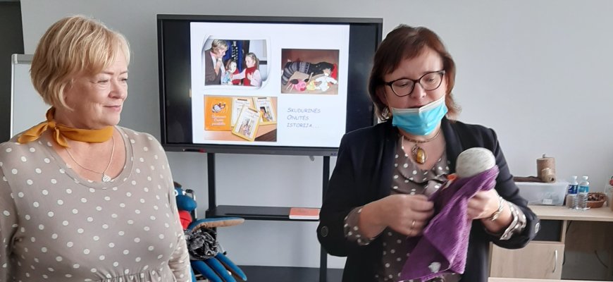 Seminaras ,,Lėlių ir pasakų terapija“ bibliotekoje