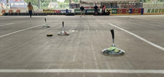 Kviečia į aisštoko treniruotes