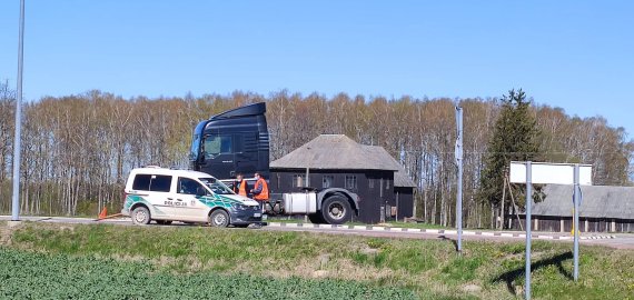 Už Panemunėlio geležinkelio stoties žiedo pametė vilkiką
